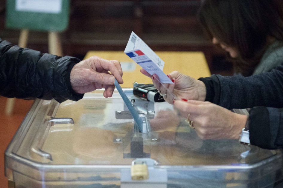 Extrema derecha francesa fracasa en su asalto al poder regional