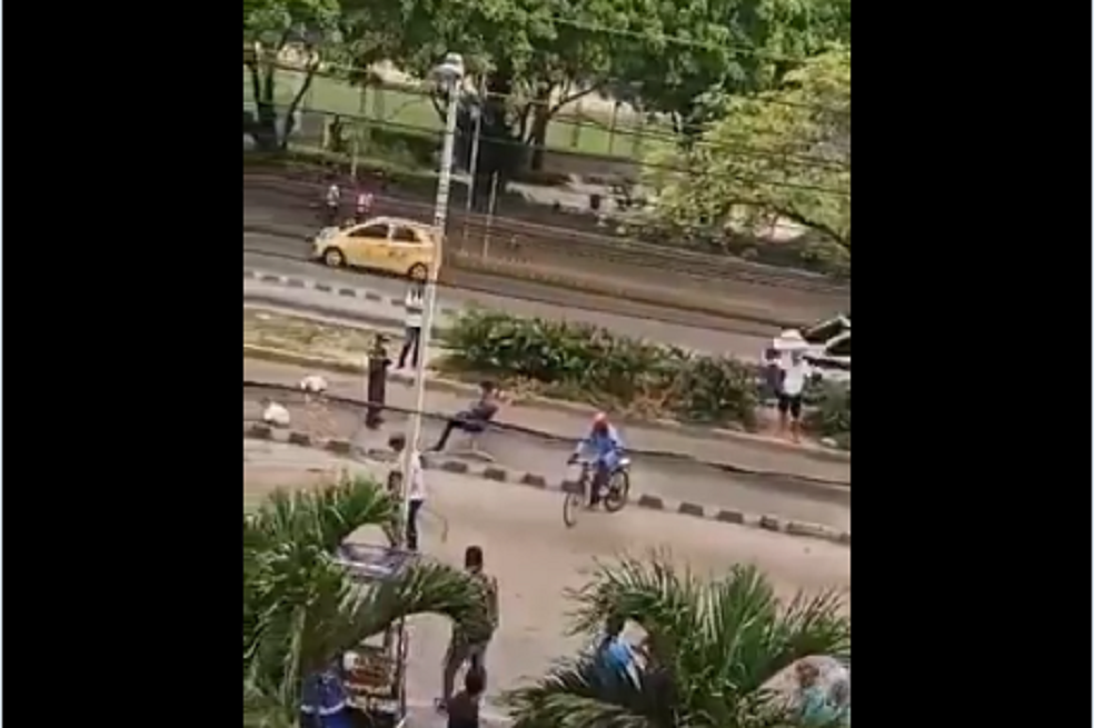 Pacientes que no fueron atendidos oportunamente bloquearon Transmetro en Barranquilla