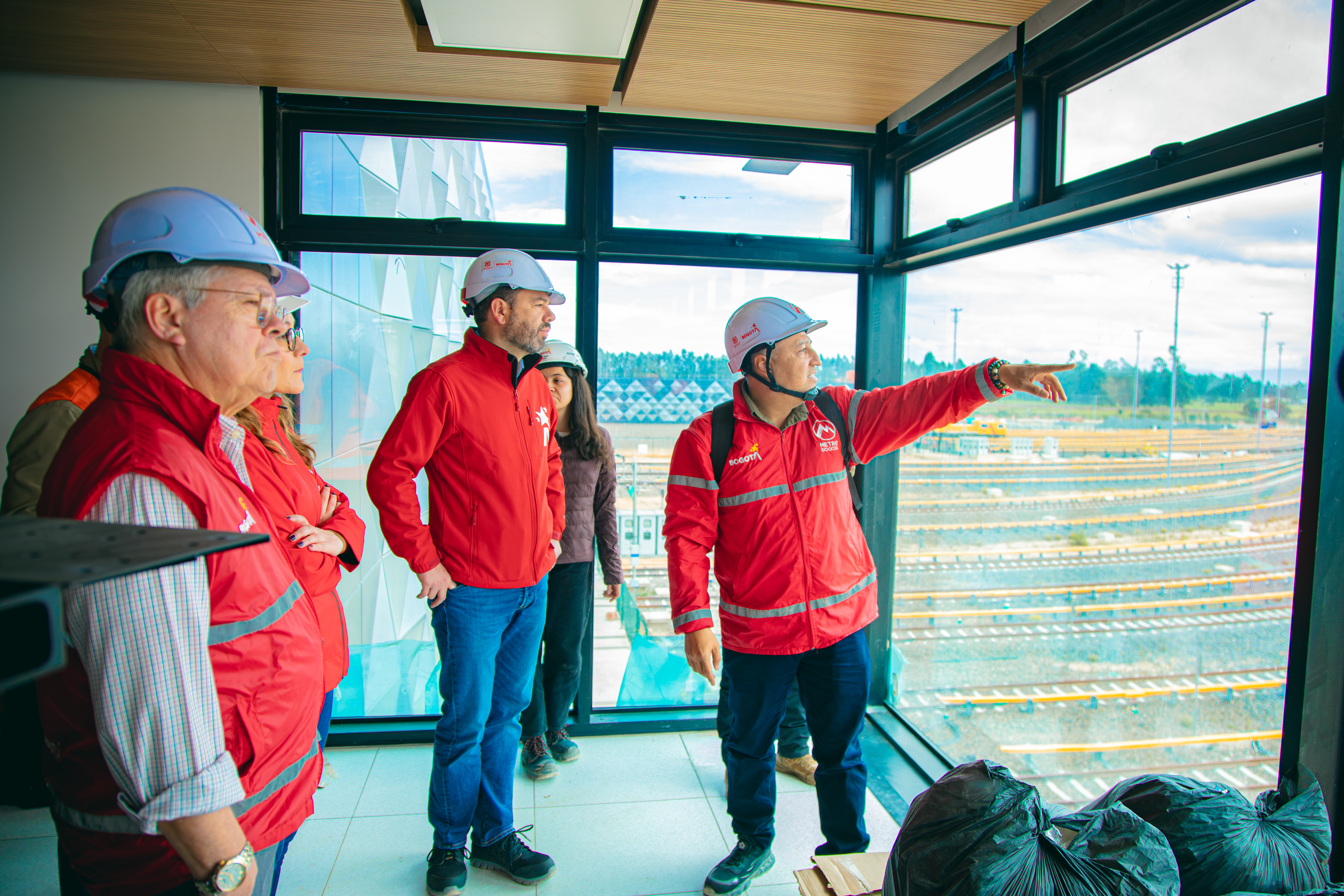 Visita al Patio Taller del Metro de Bogotá.