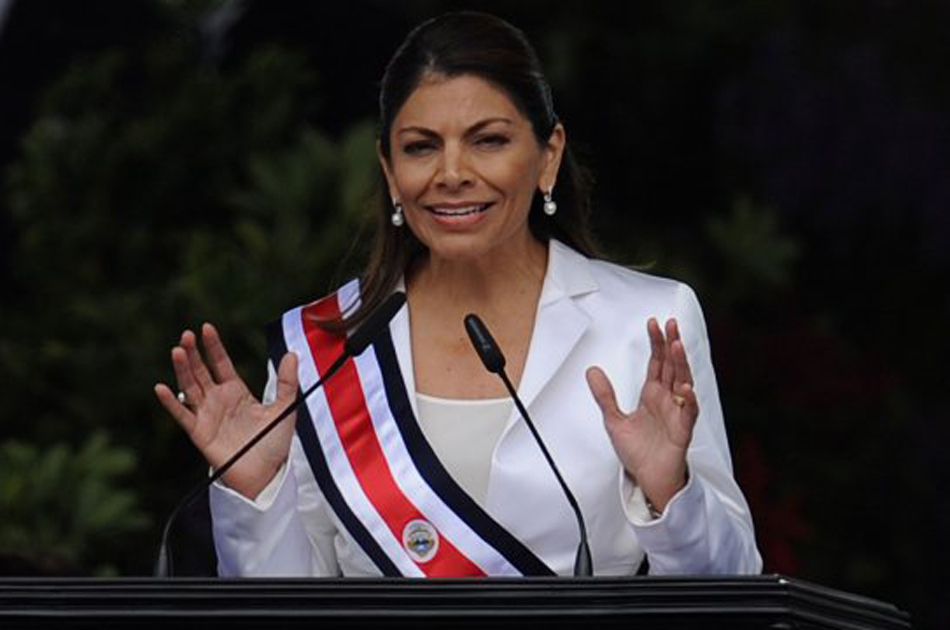 Crece escándalo en Costa Rica por viaje de su presidenta en jet de narco colombiano