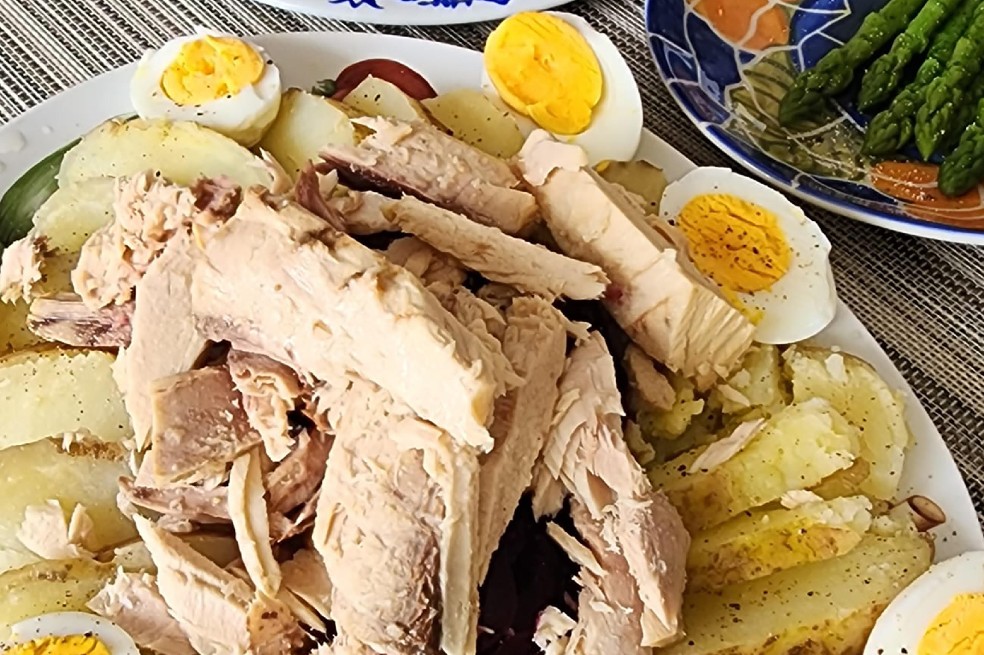 Receta para preparar ensalada de ventresca con papa y remolacha