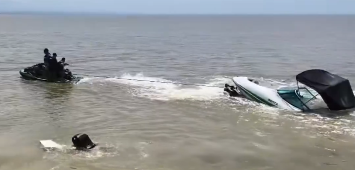 Rescatan a diez personas de naufragio en el golfo de Urabá; embarcación no tenía matrícula