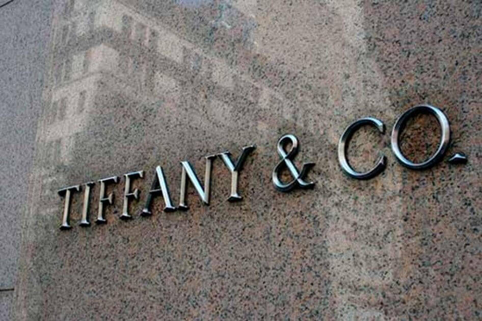 Accionistas de la joyería Tiffany avalan que el grupo LVMH la compre