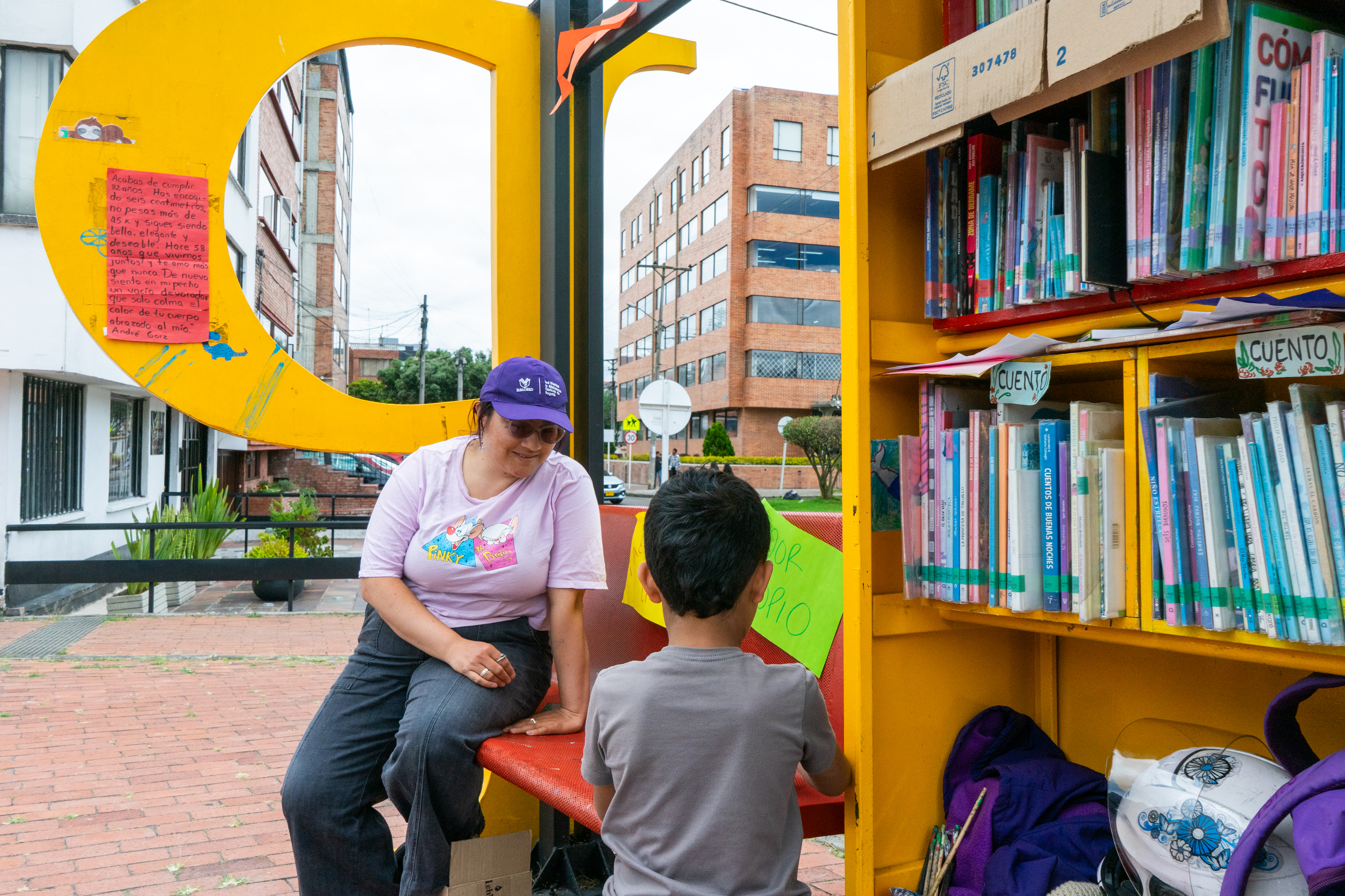 BibloRed instala wifi gratis en 11 Paraderos Paraparques Paralibros de Bogotá