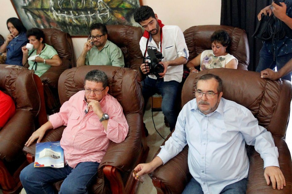 “Si dejamos la paz en manos de Uribe al país se lo lleva el diablo”: Farc