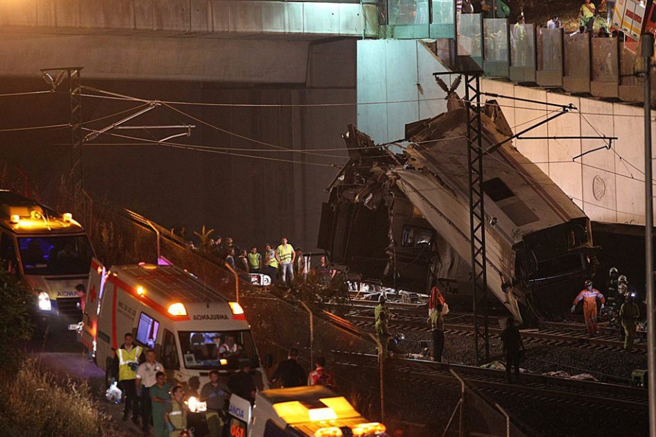 Ya son 77 los muertos tras descarrilamiento de tren en España