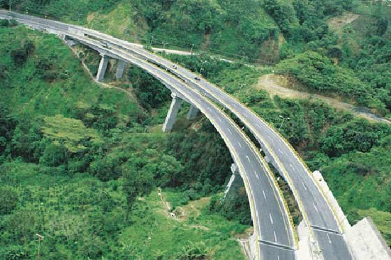 Puente Helicoidal - Autopista del Café.