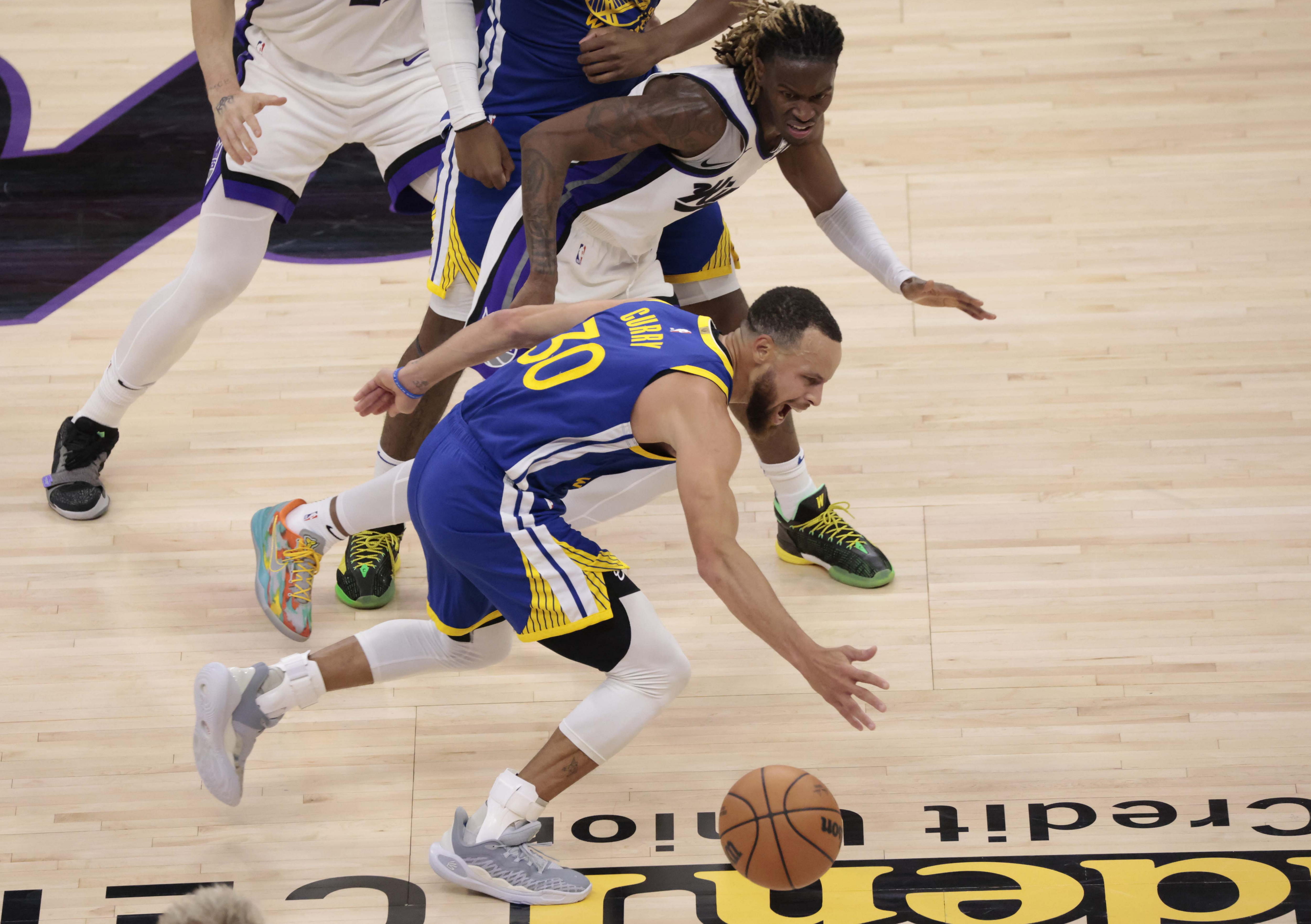 NBA: los Lakers de LeBron avanzan y los Warriors de Curry dicen adiós