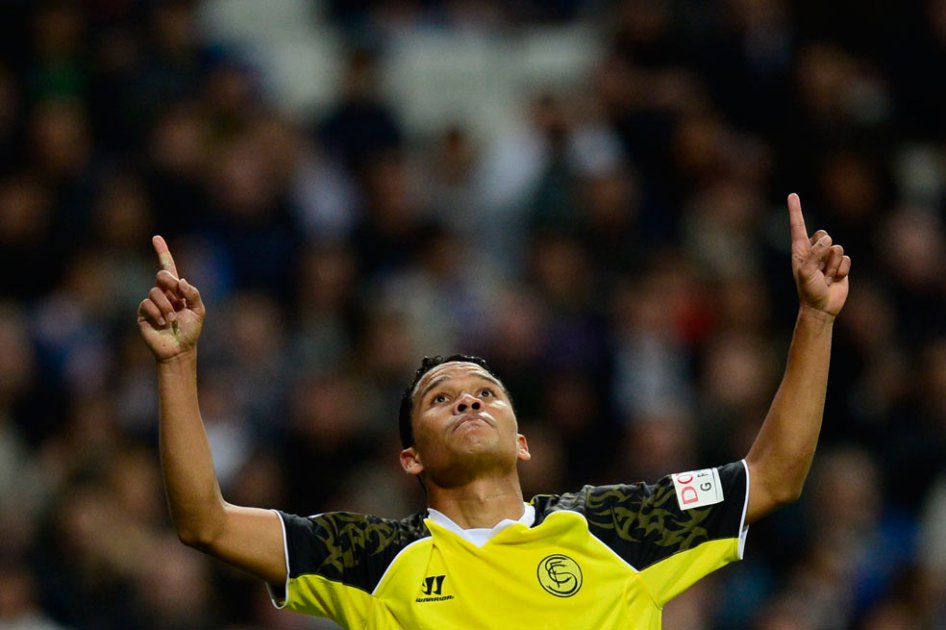 Carlos Bacca anotó en la derrota del Sevilla ante el Real Madrid