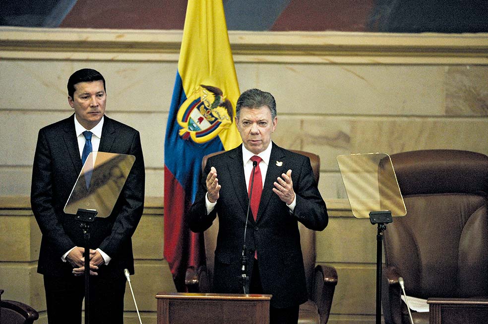 Gobernar a tres bandas