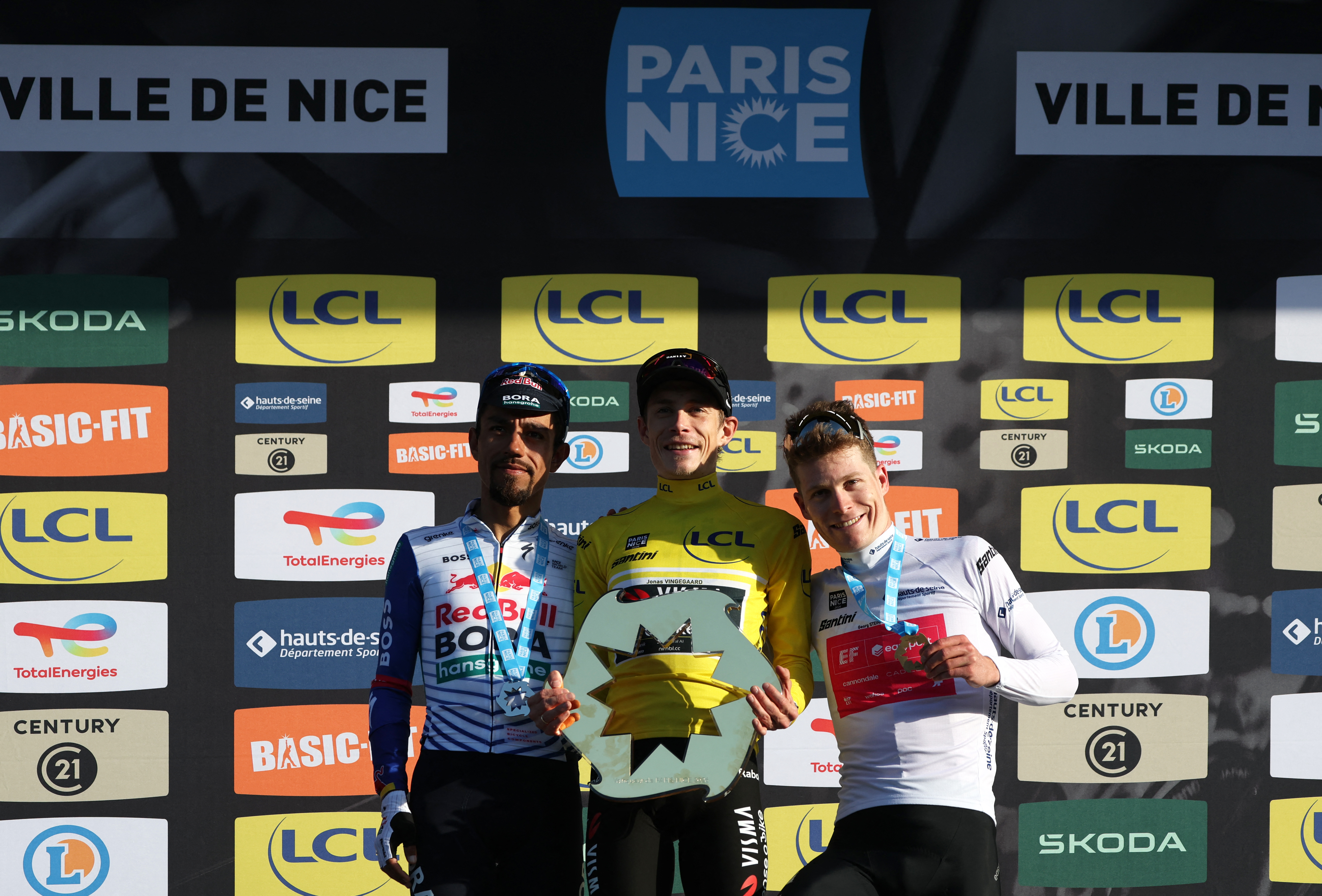 Daniel Martínez se levantó tras una caída y defendió su lugar en el podio de la París-Niza