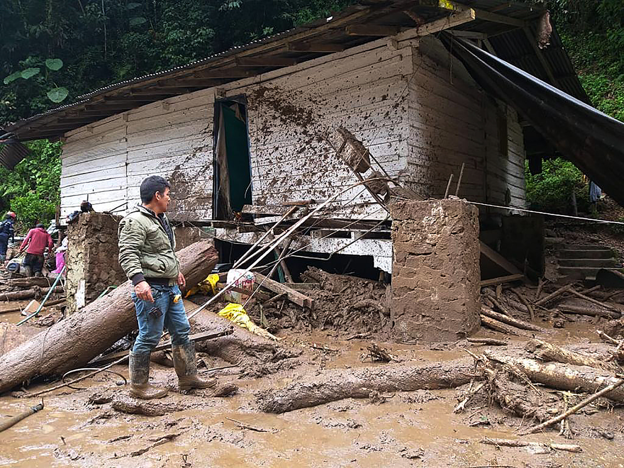 A handout photograph dated on 07 April and made available by Government of Antioquia shows the area of the avalanche caused by the heavy rains that caused the La Mina stream to overflow in the village of La Antigua, which destroyed the first level of the El Porvenir mine camp and part of its plant in the Colombian municipality of Abriaquí, department of Antioquia (northwest), Colombia, issued on 08 April 2022. The death toll from an avalanche in Colombia rises to 13. EFE/ Government of Antioquia/ EDITORIAL USE ONLY/ NO SALES/ ONLY AVAILABLE TO ILLUSTRATE THE ACCOMPANYING NEWS/ CREDIT MANDATORY.
