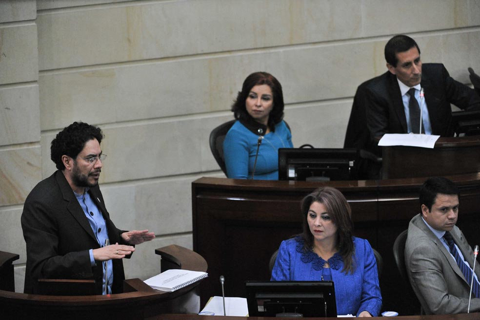 El debate en el  Congreso entre los senadores Iván Cepeda y Álvaro Uribe calentó el escenario político y electoral.  / Luis Ángel - El Espectador