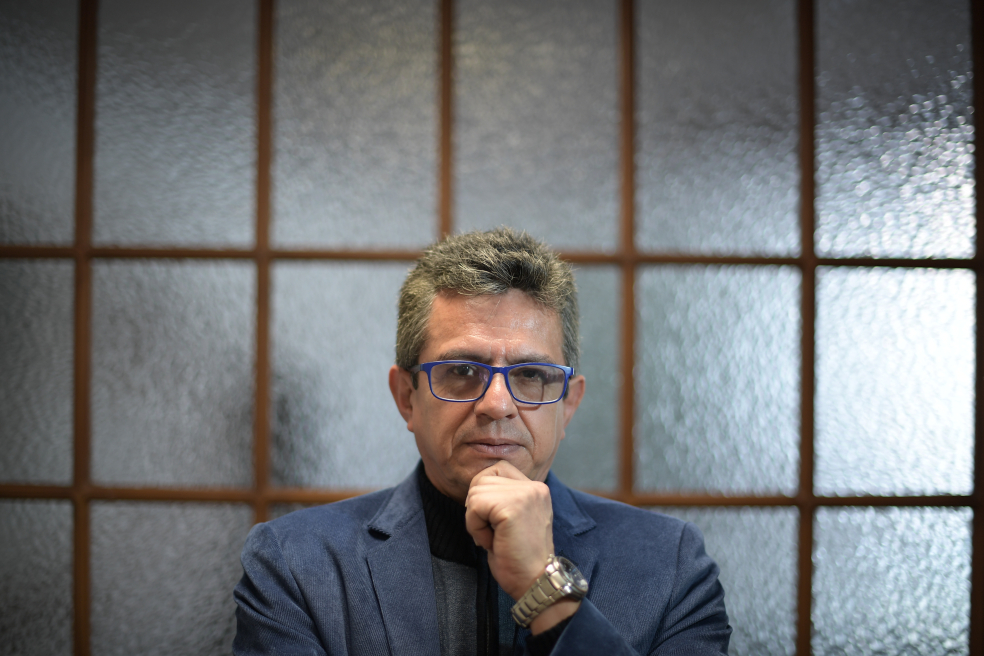 Gabriel Ángel, bautizado así en la guerra, duró 30 años en las Farc. Ahora se dedica a ser escritor. / Foto: Mauricio Alvarado - El Espectador. 