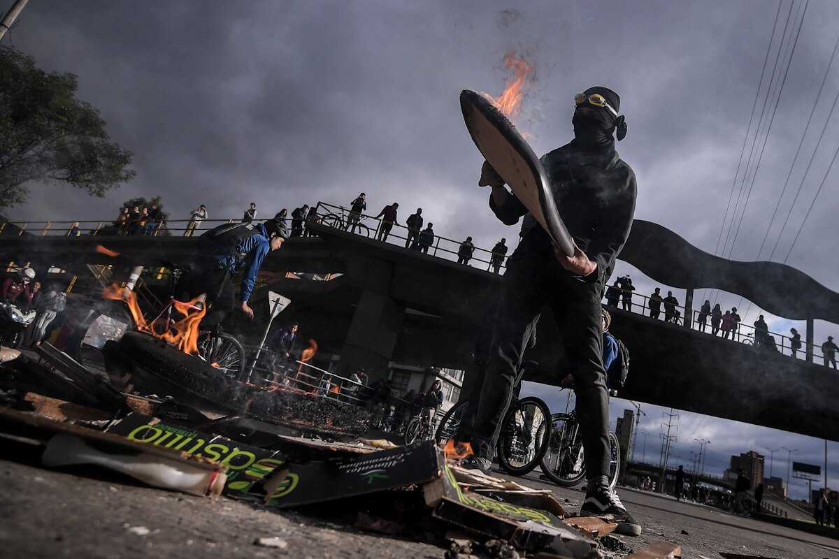 En fotos: Protestas en la U. Nacional pusieron a prueba el nuevo protocolo de la Alcaldía de Bogotá