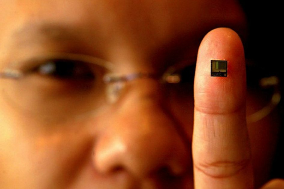Implantan los primeros chips bajo la piel en salón de la electrónica de Berlín