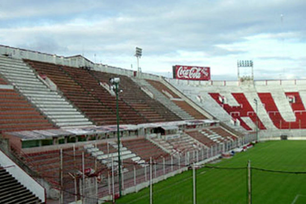 Partido River vs Huracán, demorado por amenaza de bomba