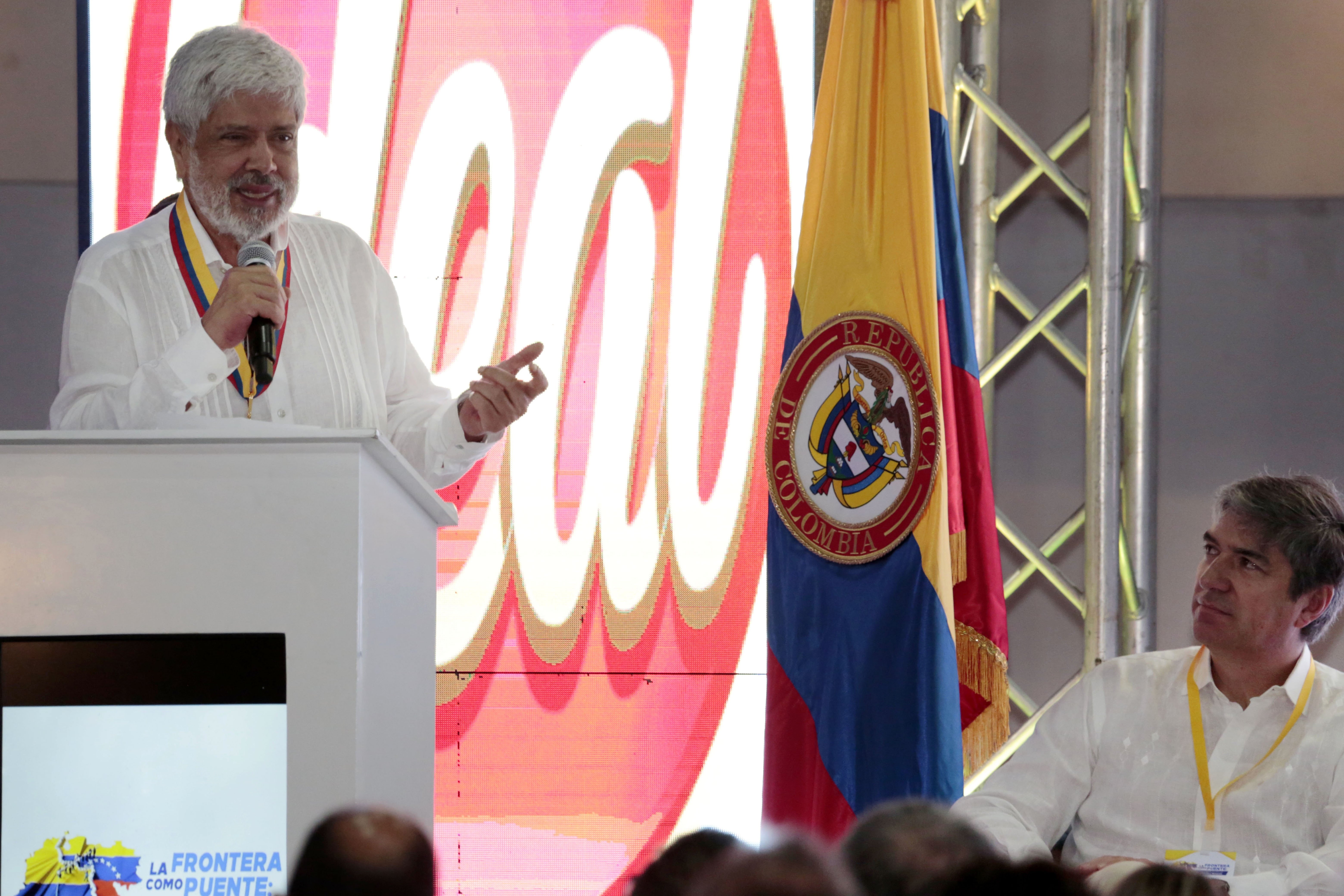 Mincomercio califica de exitosa la reapertura de frontera con Venezuela