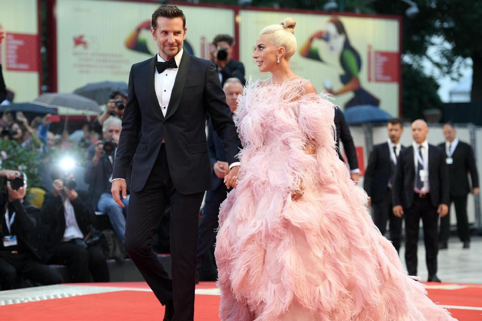 Bradley Cooper sopla las velas de su 46 cumpleaños