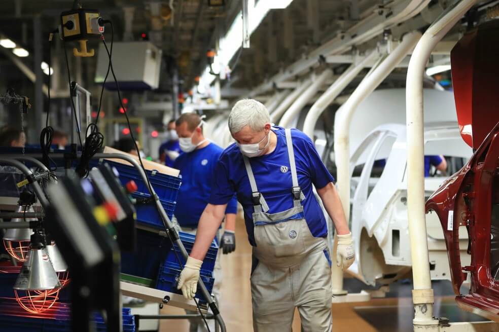 Volkswagen interrumpirá fabricación de autos por falta de demanda