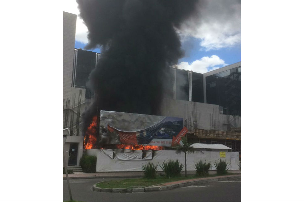 Incendio en construcción cerca de Gran Estación