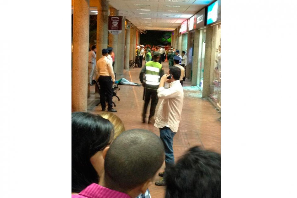 Balacera en centro comercial de Cali dejó una persona muerta