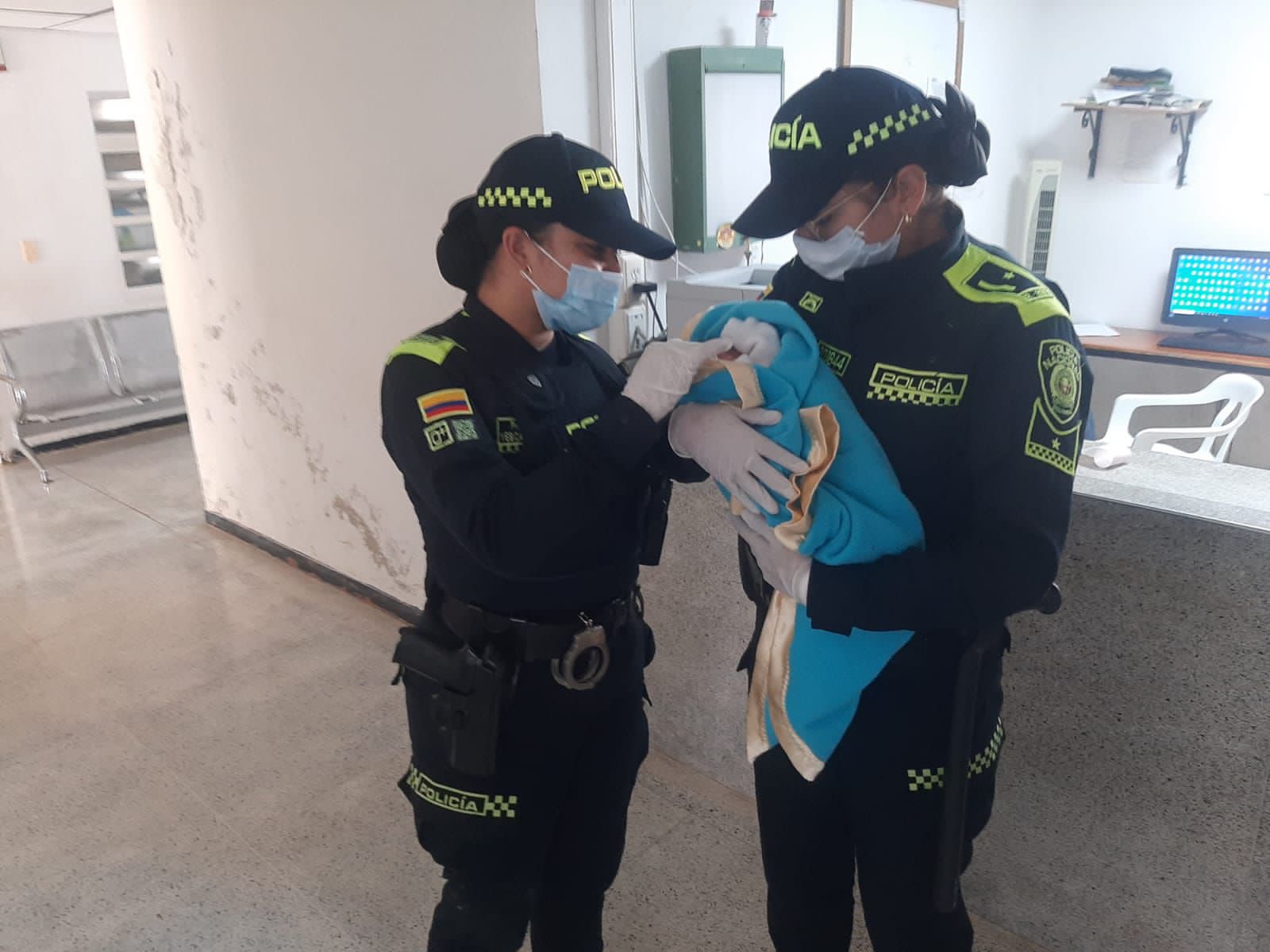 Encuentran a bebé recién nacida abandonada en un cafetal en Caldas: “un milagro”