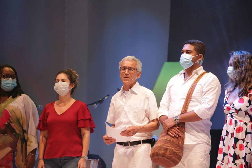 “Invitamos a todos los candidatos a comprometerse con la paz grande”: De Roux