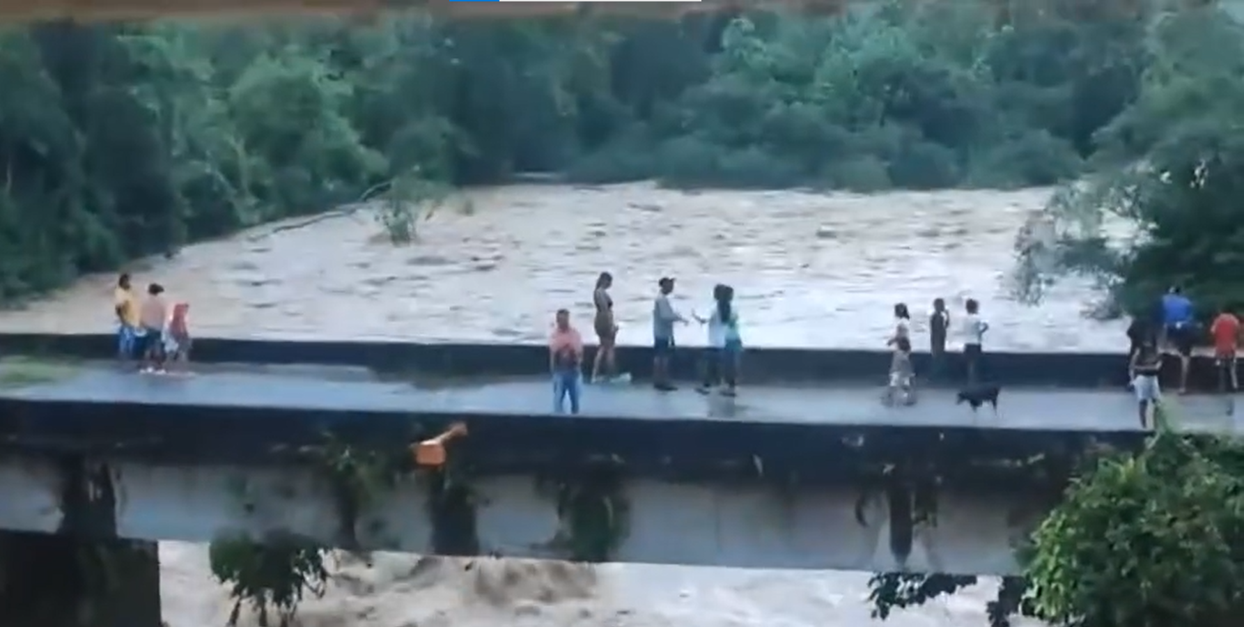 Cuatro personas desaparecidas dejó creciente del río Mutatá