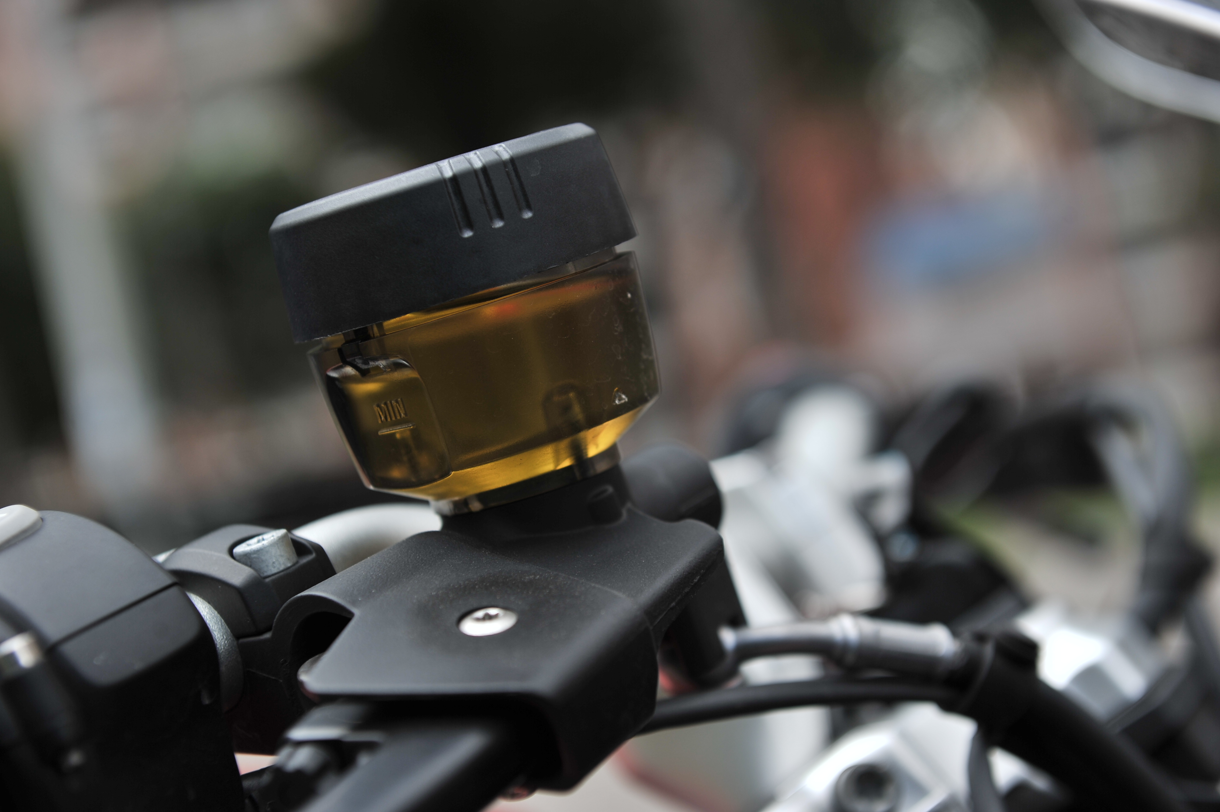 Cada cuánto se debe cambiar el líquido de frenos para moto