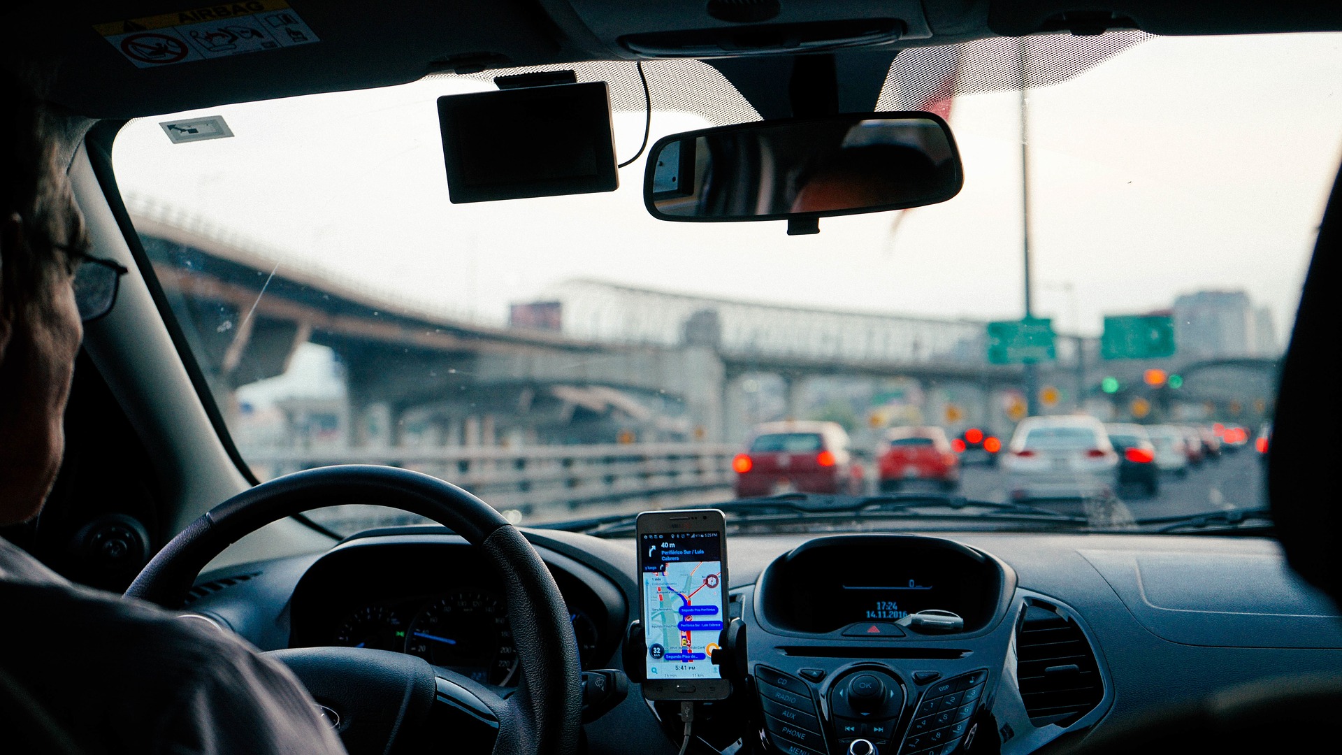 Viaja tranquilo: Por qué no debes cargar el celular demasiado tiempo en el carro
Si sales de Semana Santa, no cometas este error con tu celular.