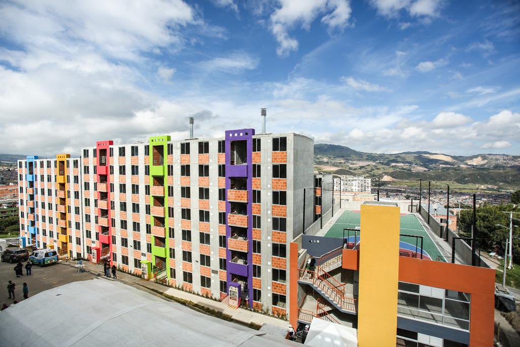 Usme: 465 familias estrenan casa tras recibir subsidios de vivienda del Distrito