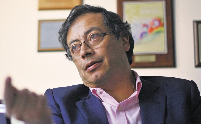Contraloría de Bogotá sancionó a Gustavo Petro por compra de camiones recolectores de basura