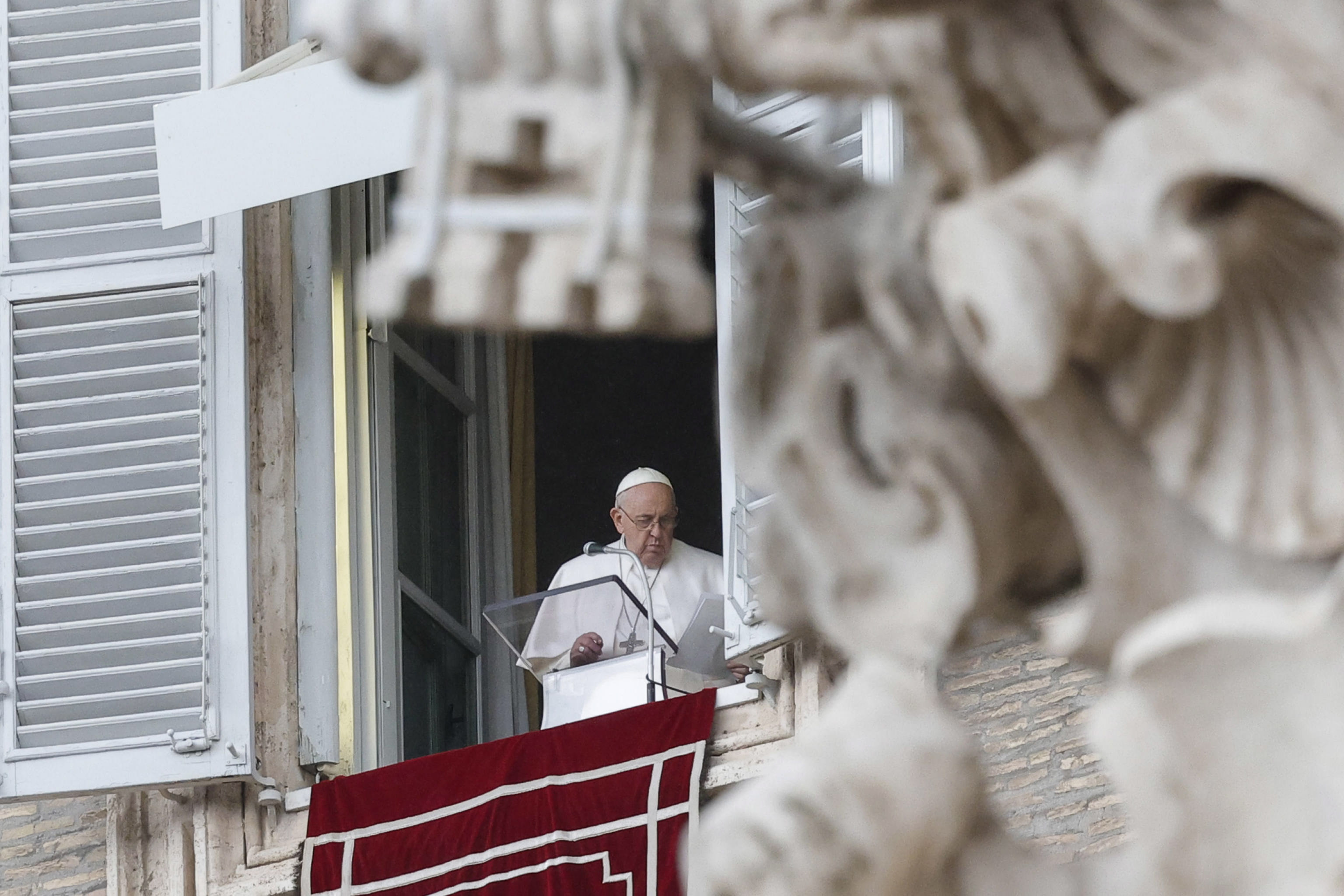 Vatican City (Vatican City State (holy See)), 26/02/2023.- Pope Francis during the Angelus prayer in St. Peter's Square, Vatican City, 26 February 2023. (Papa) EFE/EPA/GIUSEPPE LAMI