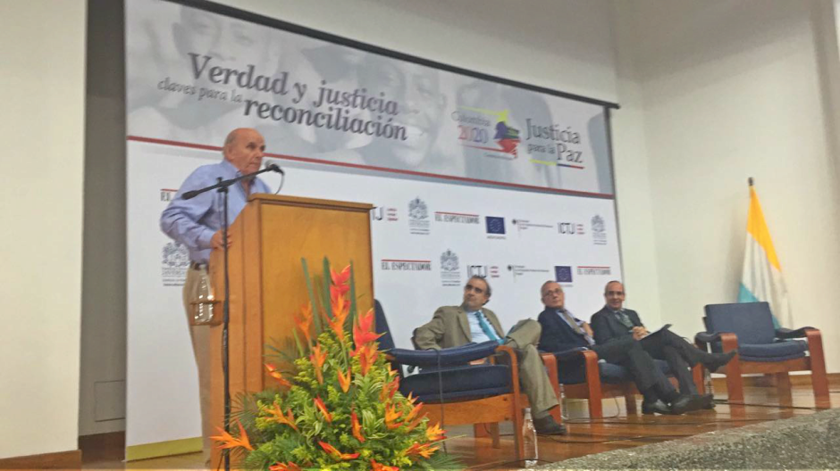Maurice Armitage, alcalde de Cali, llama a dejar la indolencia.