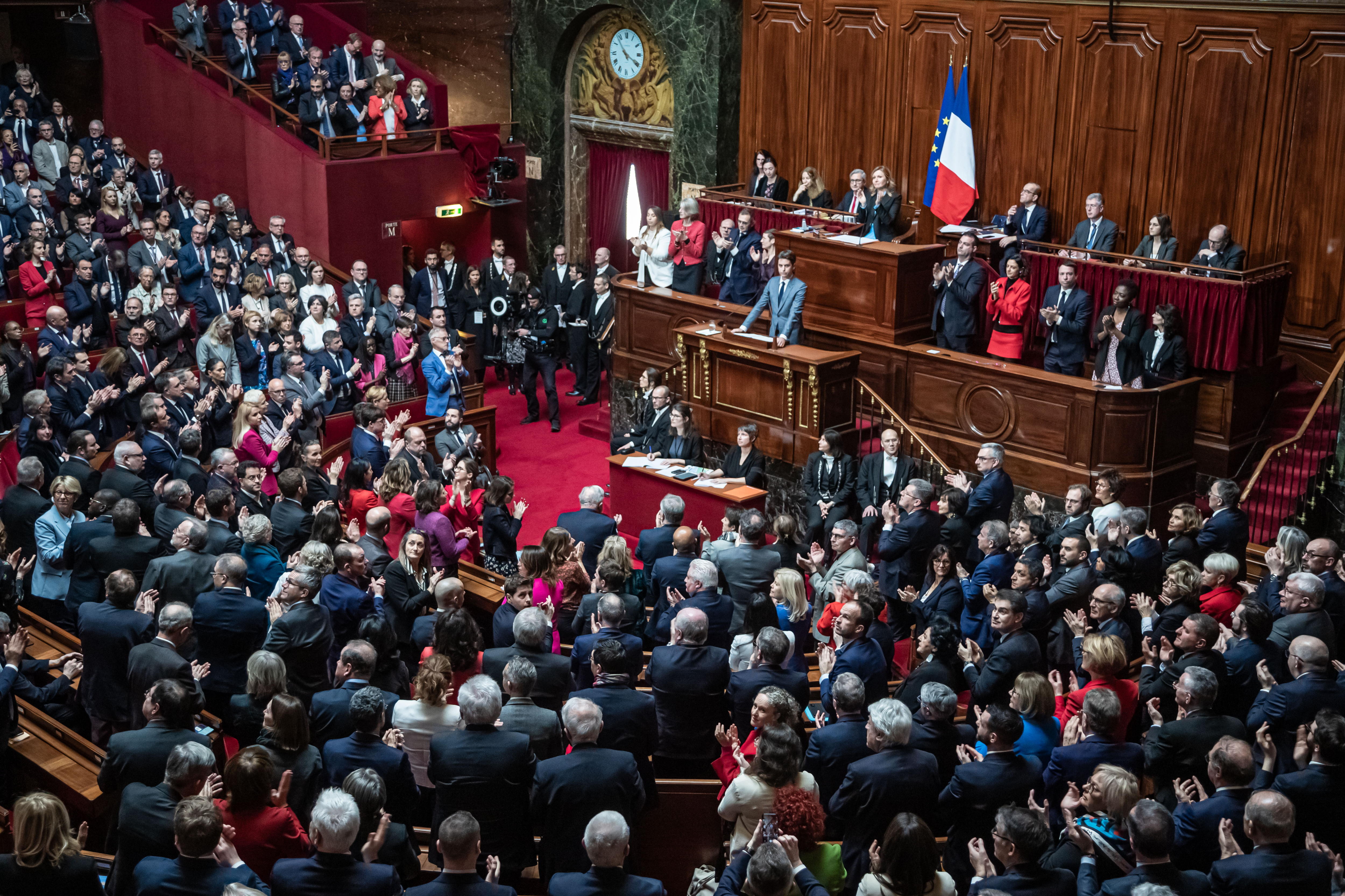 Francia, primer país en proteger el aborto en su Constitución