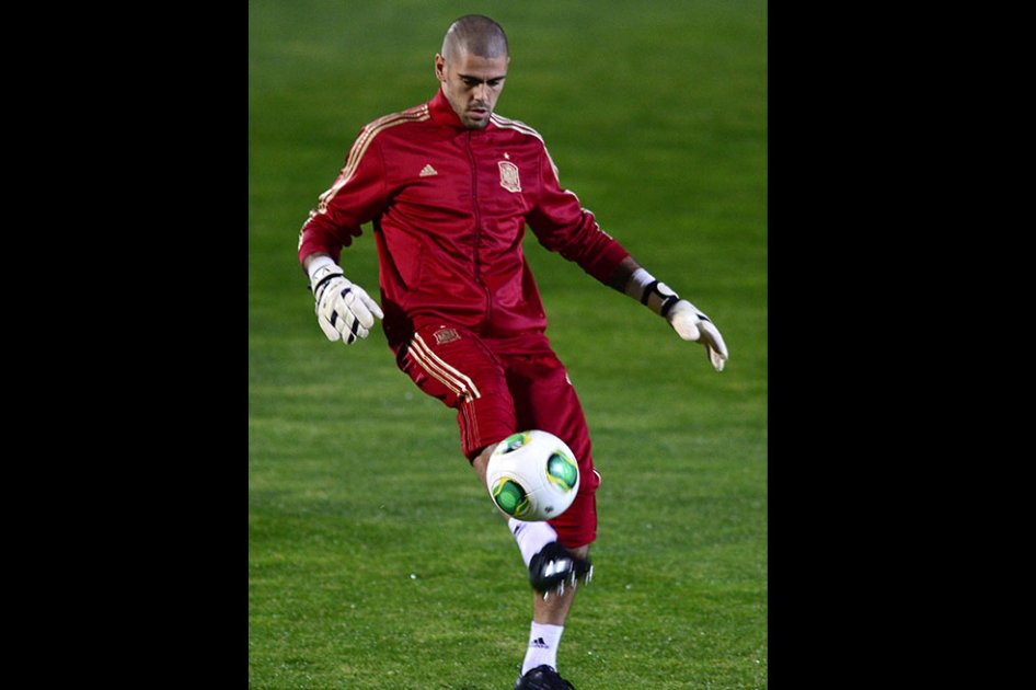 Victor Valdés será baja por seis semanas por lesión en el gemelo