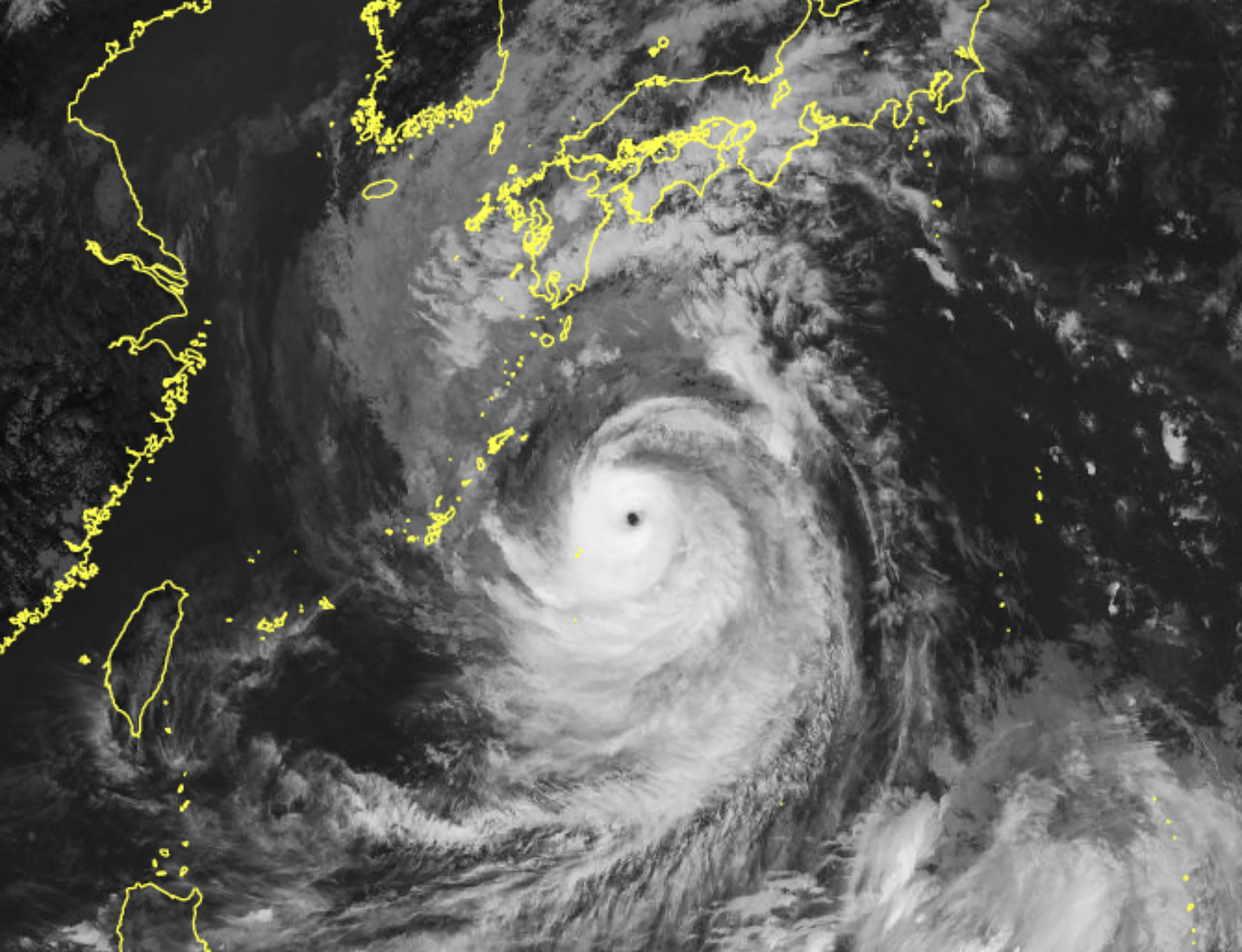 Alerta en Japón por la llegada del tifón Nanmadol: 2 millones de personas en riesgo
