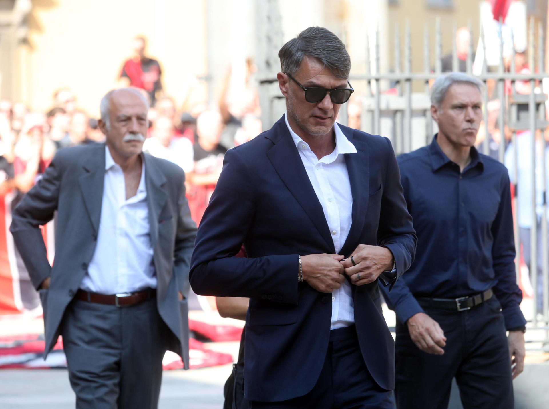 MILAN (Italy), 04/08/2026.- Italian former soccer player Paolo Maldini arrives at the Basilica of Sant'Ambrogio to attend Franco Baresi's funeral in Milan, Italy, 04 August 2026. Italian and AC Milan footballer Franco Baresi died at the age of 66 on 31 July 2026. (Italia) EFE/EPA/MATTEO BAZZI
