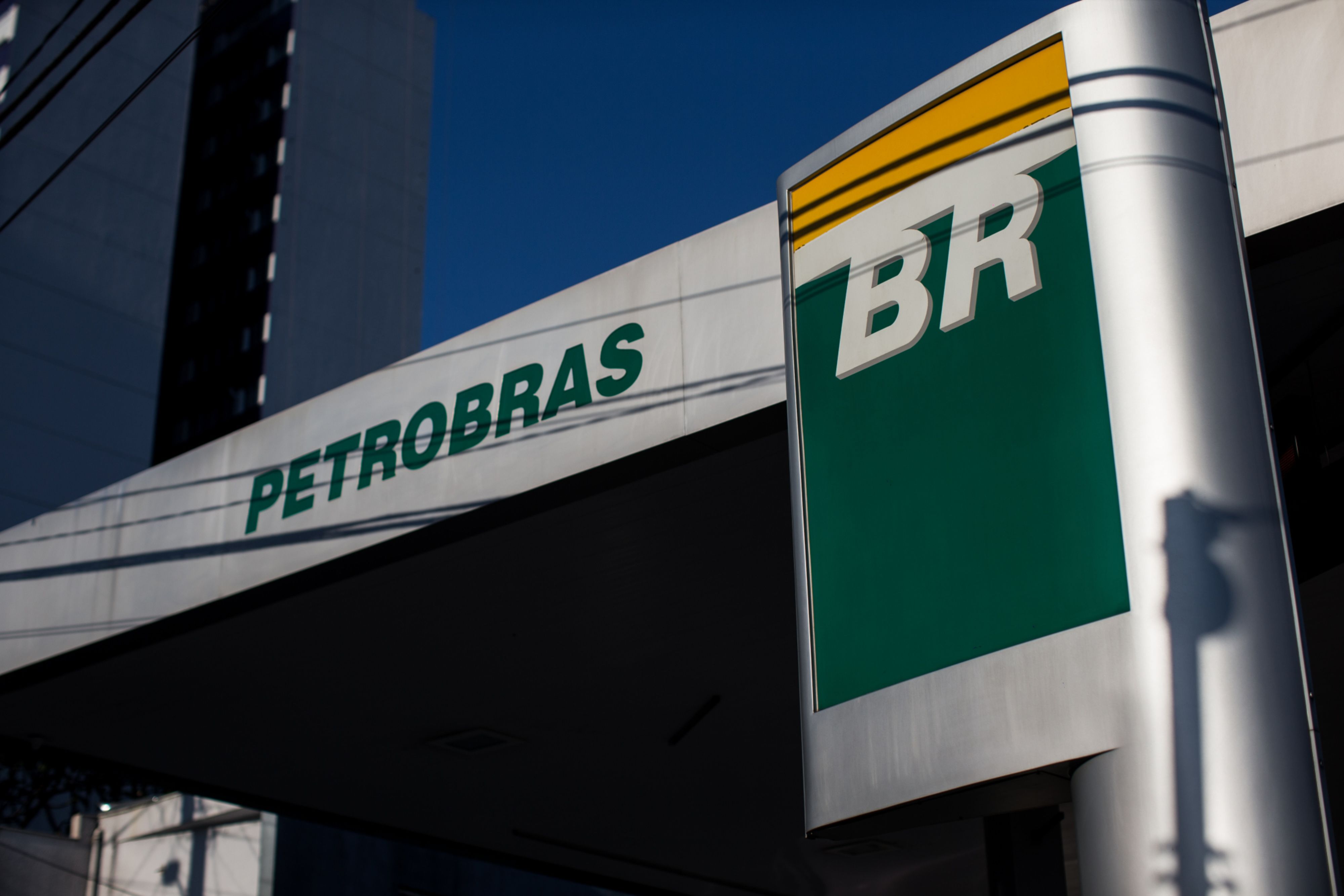 Petrobras eleva precios de combustibles en Brasil, acelerando la inflación