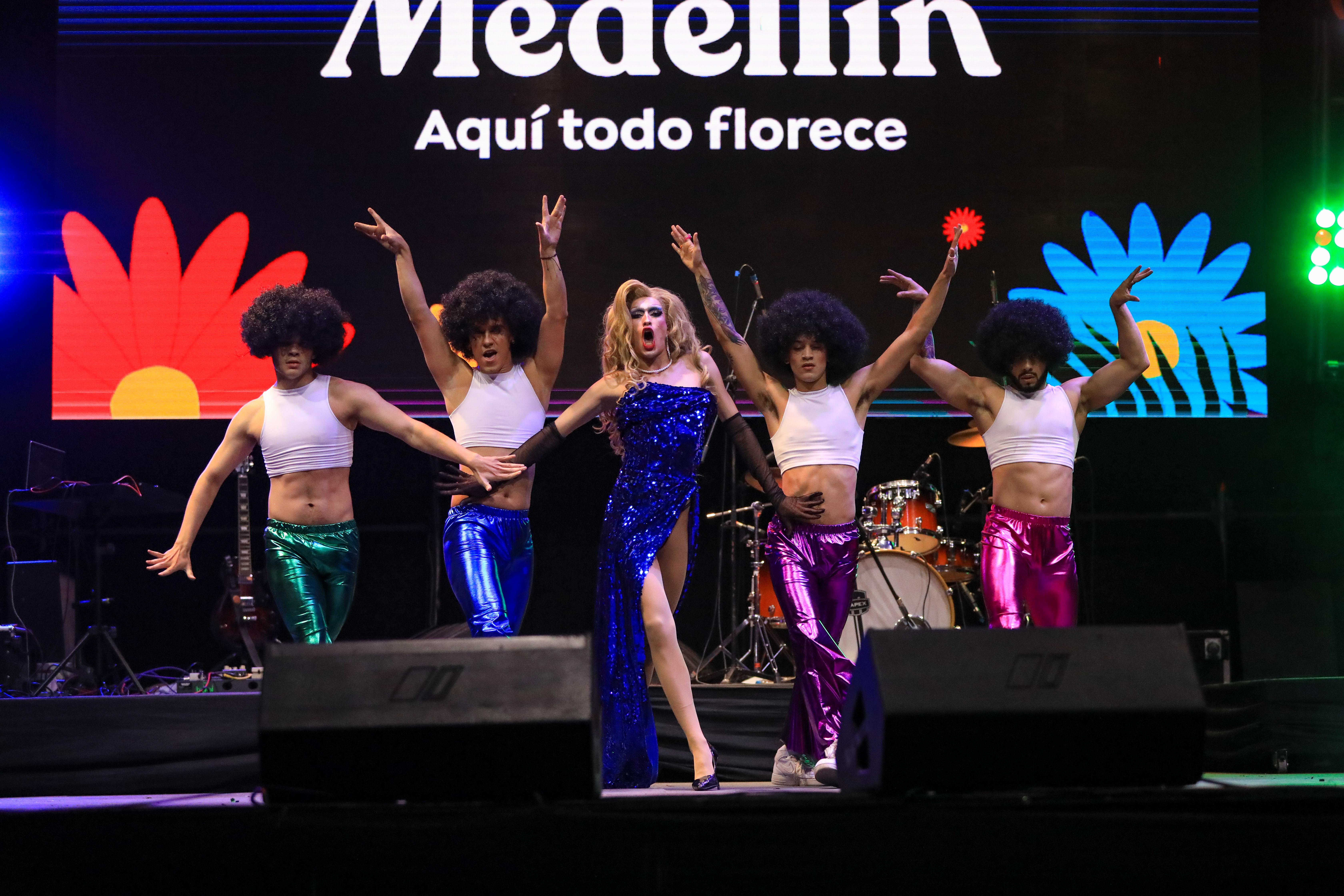 Más de 3.000 artistas participan en la Feria de las Flores.