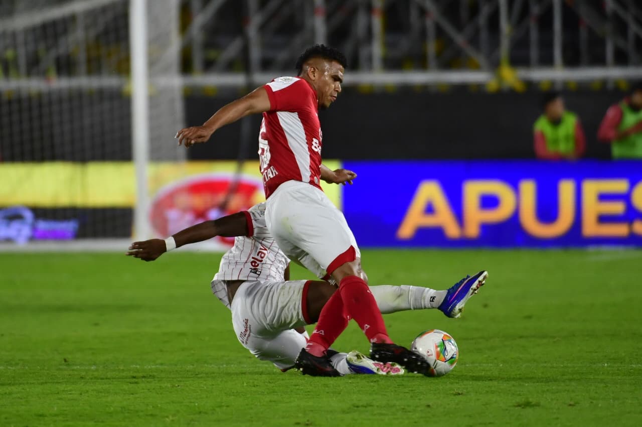 América fue incapaz de hacerle frente a Santa Fe, que tuvo uno de los mejores partidos del semestre por el juego y el resultado.