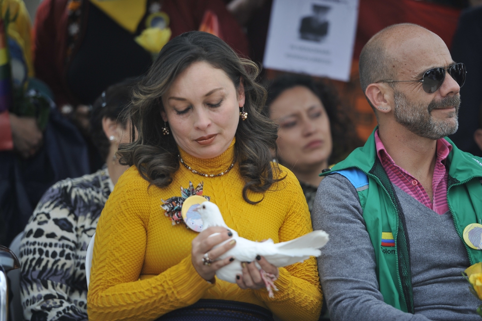 Hubo discriminación, persecución y acoso: el testimonio de la mamá de Sergio Urrego