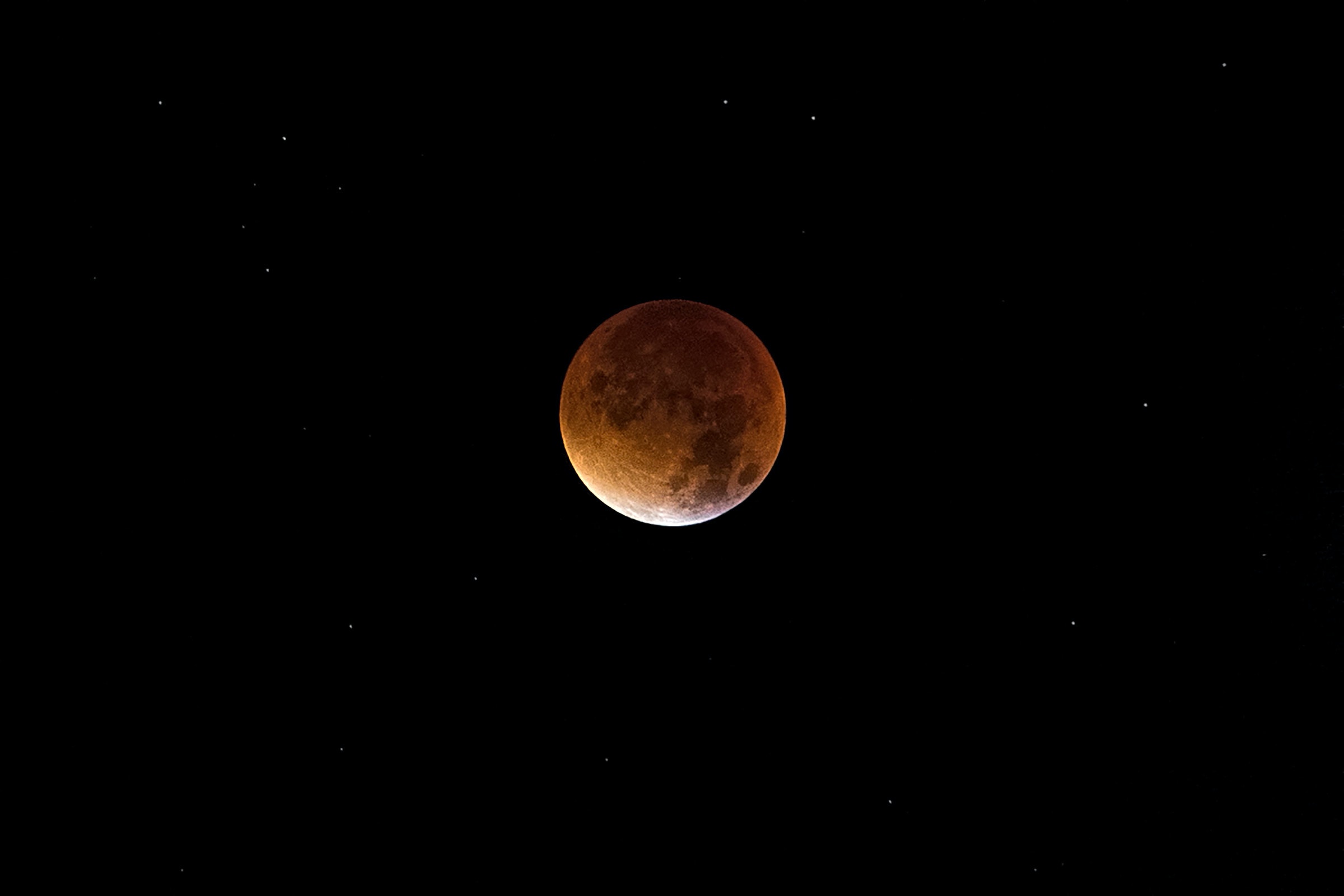 Fases de la luna en febrero de 2025: así puedes aprovechar su energía este mes