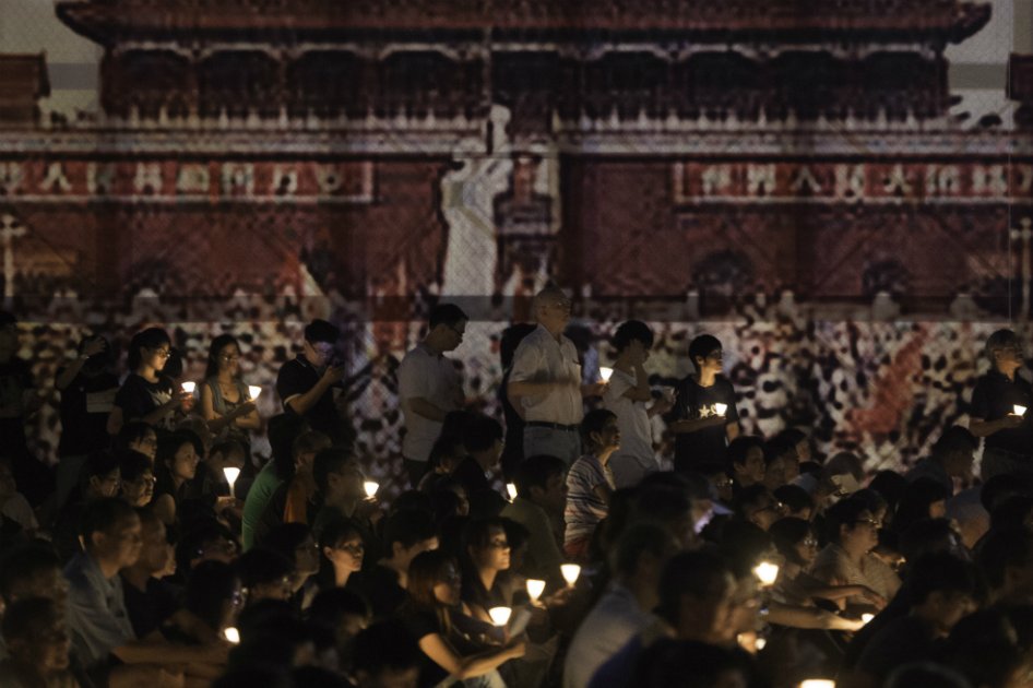 Miles de personas recuerdan Tiananmen en Hong Kong