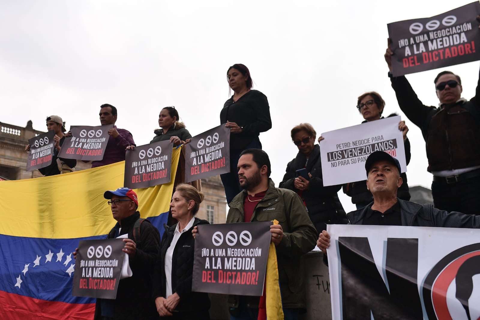 En fotos: la protesta de opositores a la cumbre sobre Venezuela
