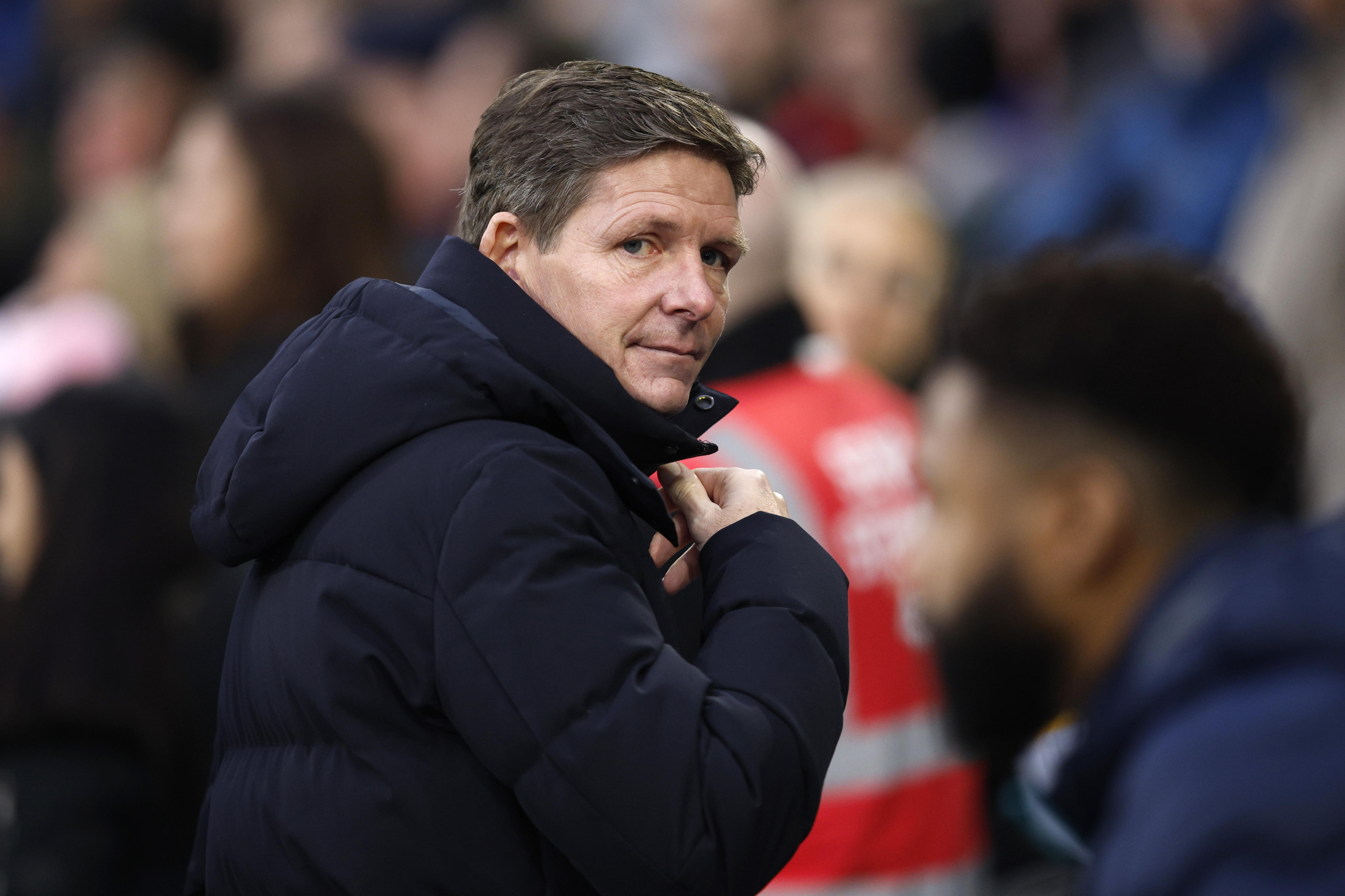 London (United Kingdom), 04/01/2025.- Crystal Palace's manager Oliver Glasner looks on ahead of the English Premier League match between Crystal Palace FC and Chelsea FC, in London, Britain, 04 January 2025. (Reino Unido, Londres) EFE/EPA/DAVID CLIFF EDITORIAL USE ONLY. No use with unauthorized audio, video, data, fixture lists, club/league logos, 'live' services or NFTs. Online in-match use limited to 120 images, no video emulation. No use in betting, games or single club/league/player publications.