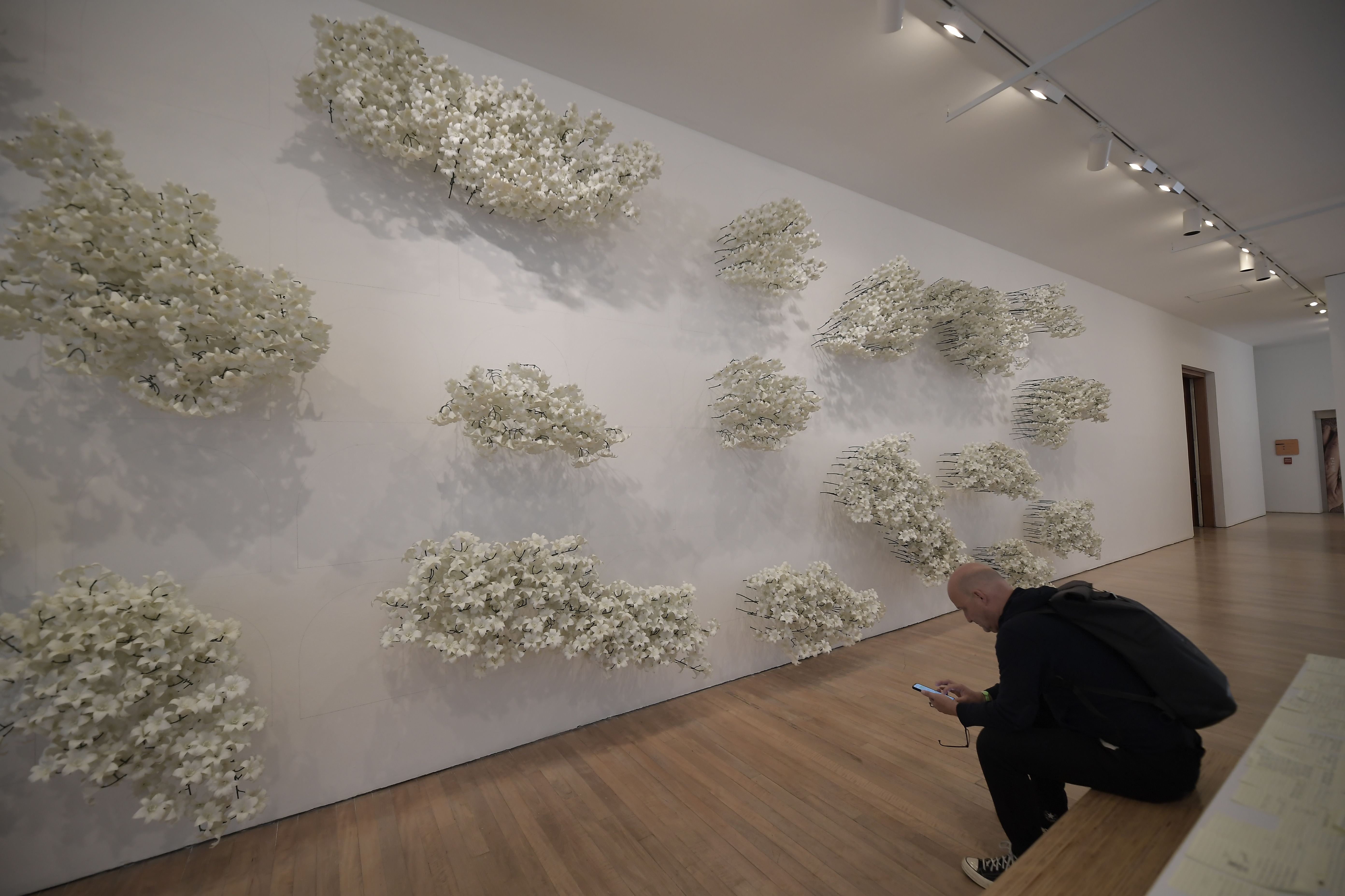 “Cementerio. Jardín vertical” (1992), de María Fernanda Cardoso, es parte de la exhibición. / Jose Vargas