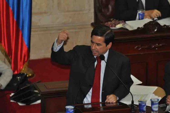 El ministro Cristo se reunirá con las Farc para decidir implementación / Archivo