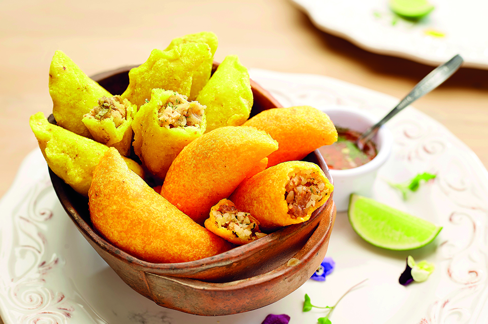 ¿Cómo preparar empanadas bogotanas? Receta para que te quede la forma perfecta